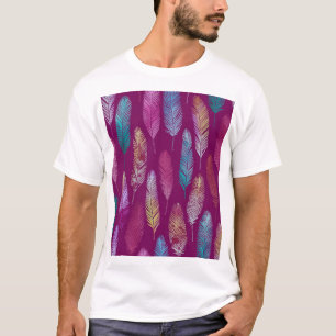 Camiseta Penas coloridas: padrão de fundo roxo.