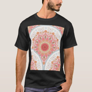 Camiseta Penas de Peacock, Ornamento Floral Redondo.
