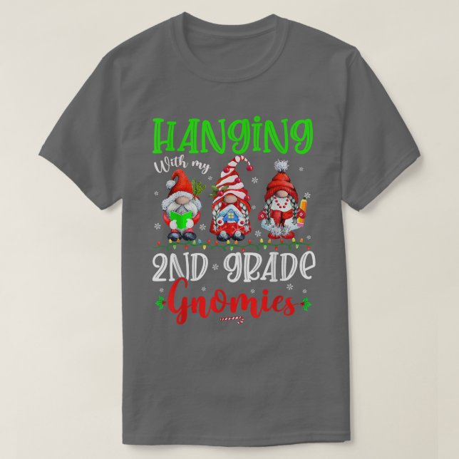 Camiseta Pendurado com minhas Luzes de Natal Gnomies da 2ª  (Frente do Design)