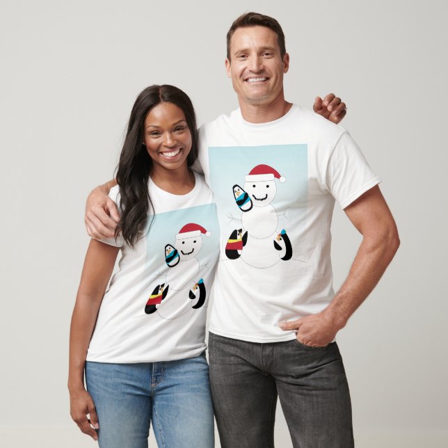 Camiseta Penguin Building a Snowman Winter (Unissex)