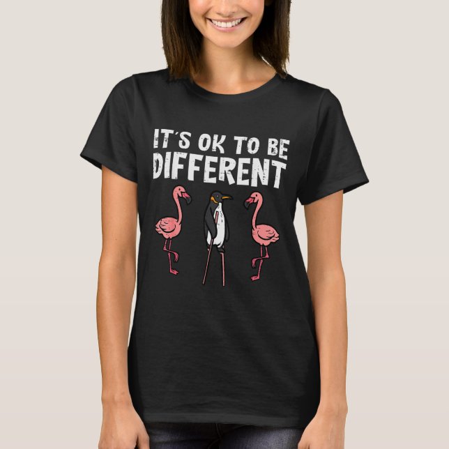 Camiseta Penguin Its Okay To Be Different Flamingo Men Wome (Frente)
