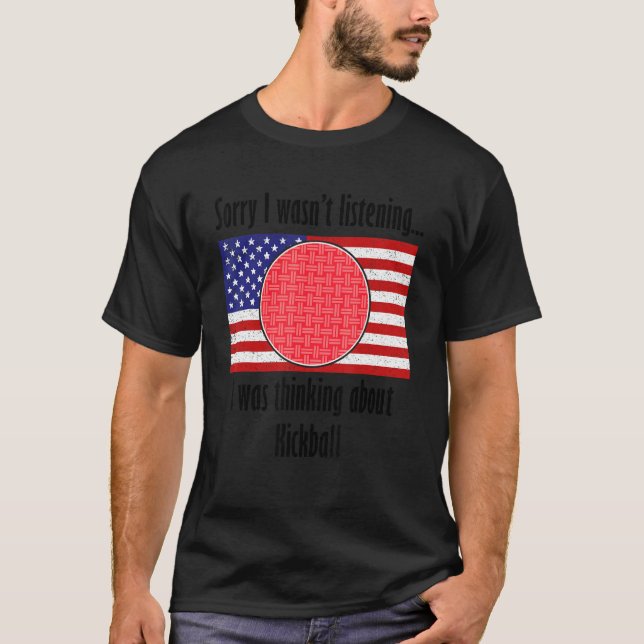 Camiseta Pensando Em Jogar Jogador Kickball (Frente)