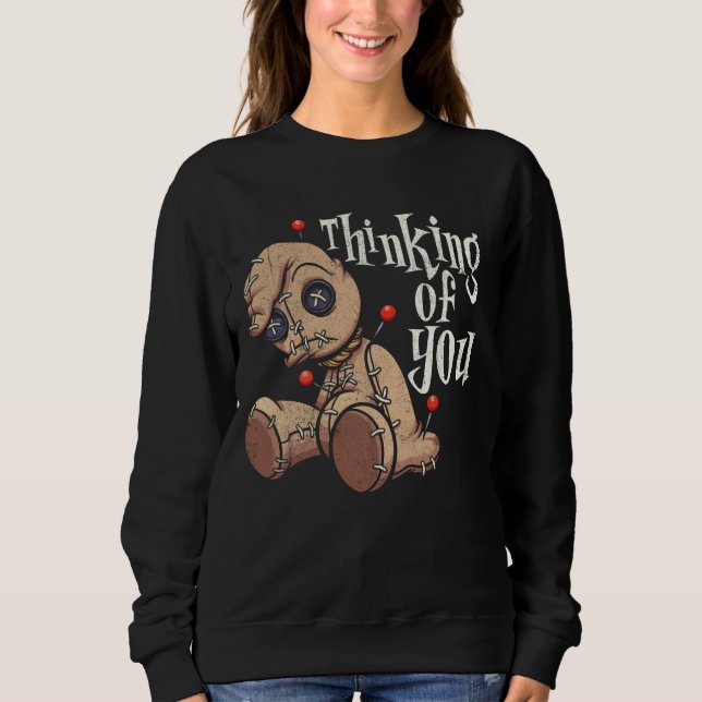 Camiseta Pensando Em Sua Boneca Voodoo Com Pinos Engraçado  (Frente)