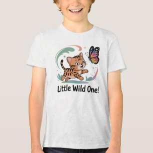 Camiseta Pequena Fera - Gato Bengal Kawaii Perseguindo Borb