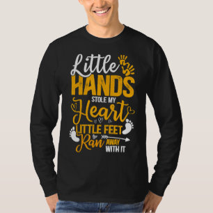 Camiseta Pequena Mão Roubou O Meu Coração Pés Pequenos Fugi