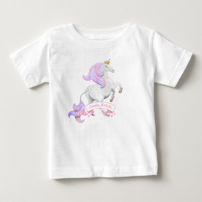 Camiseta Pequena Princesa Criando Unicórnio com Flores da C (Frente)