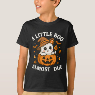 Camiseta Pequeno Boo Está Quase A Vir À Gravidez No Hallowe