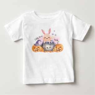 Camiseta Pequeno coelho Boo no Halloween Cauldron