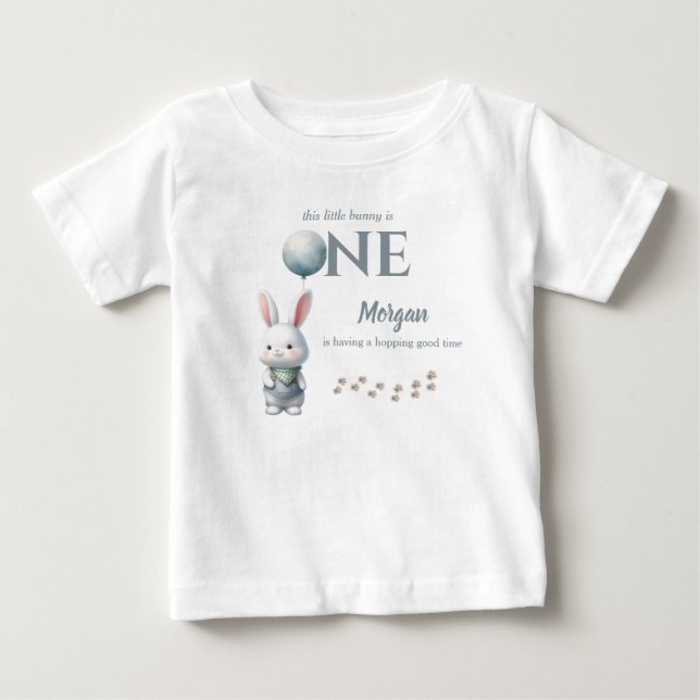 Camiseta Pequeno Coelho Fazendo Um Aniversário de 1 Ano Men (Frente)
