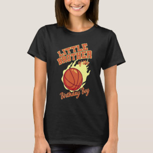 Camiseta Pequeno Irmão Da Família De Basquete De Aniversári