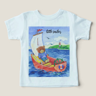 Camiseta pequeno marinheiro, ursinho em um barco