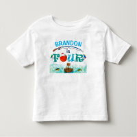 Pequeno pescador que pesca o peixe no 4º aniversár