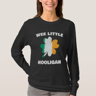 Camiseta Pequeno viciado em Dia de São Patrício infantil es