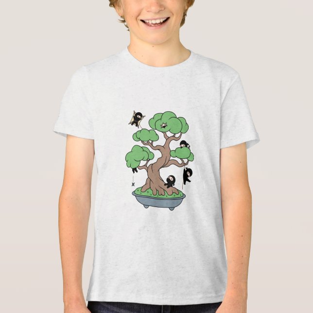 Camiseta Pequenos Ninjas em Bonsai Tree (Frente)