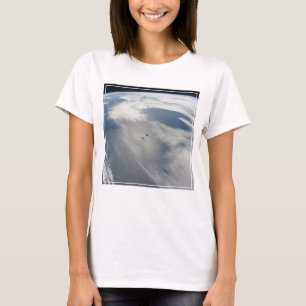 Camiseta Pequenos Satélites Orbitam Acima De Uma Parte Da T