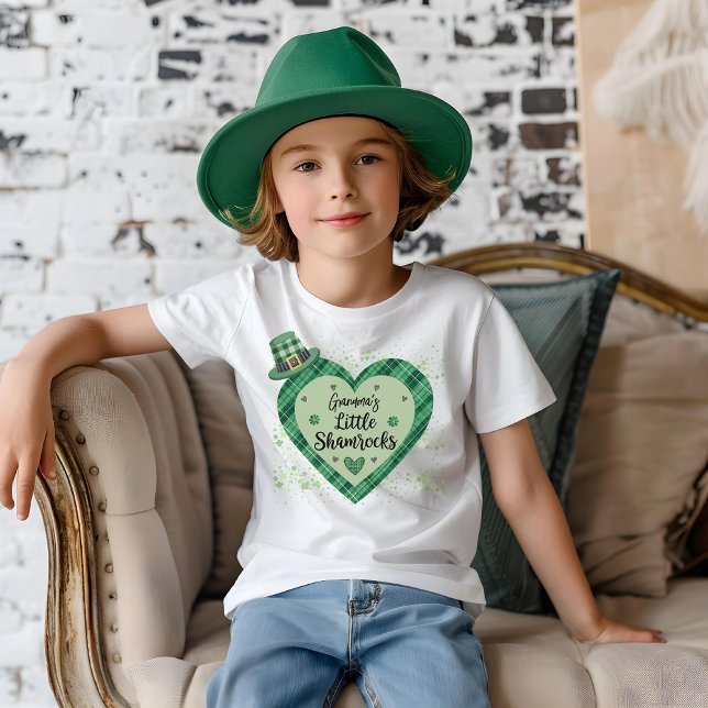 Camiseta "Pequenos Shamrocks" - Ruas personalizadas. ("Little Shamrocks"- Custom St. Patrick's Day Boys T-Shirt)