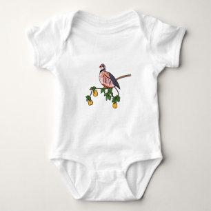 Camiseta Perdiz em uma árvore de pera