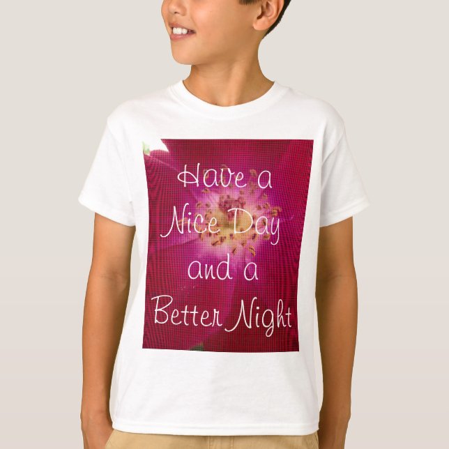 Camiseta Perfeição Petal: Arte de Padrão Petal Rosa verific (Frente)