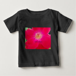 Camiseta Perfeição Petal: Arte de Padrão Petal Rosa verific
