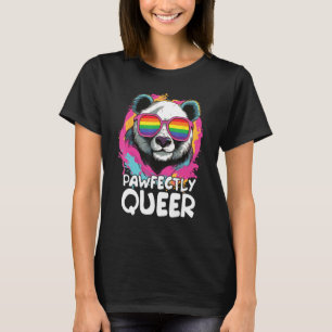 Camiseta Perfeitamente Queer Panda Com Óculos de Sol Orgulh