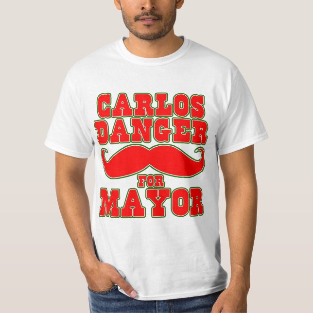 Camiseta Perigo de Carlos para o Mayor com bigode (Frente)