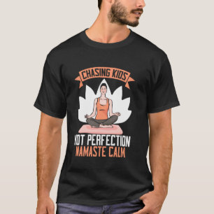 Camiseta Perseguindo Crianças Não Perfeição Namaste Calma M