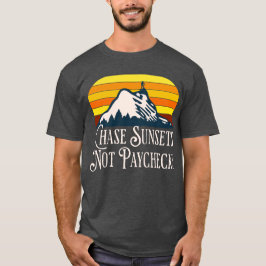 Camiseta Persiga pores do sol não folhas de pagame