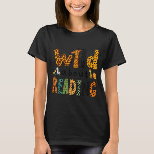 Camiseta Personagem de estampa animal lendo um livro infant