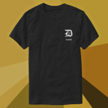 Camiseta Personalizada com Monograma em Letra Góti