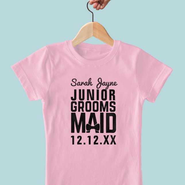 Camiseta Personalizada para Junior Dama de Honra M (Just add your Junior Groomsmaid name and your wedding date to this cute t-shirt. Lot's of sizes!)