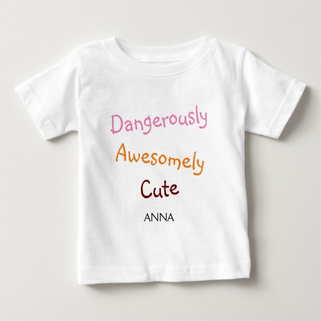Camiseta Personalizado Perigosamente Bonito (Frente)