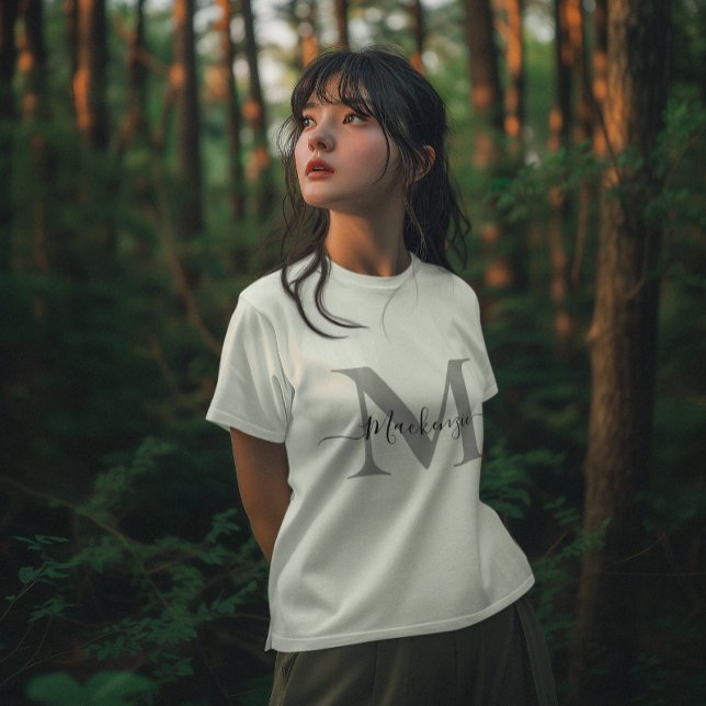 Camiseta Personalizar Monograma Nome inicial Branco feminin (Personalize Monogram Initial Name Women's White T-Shirt)