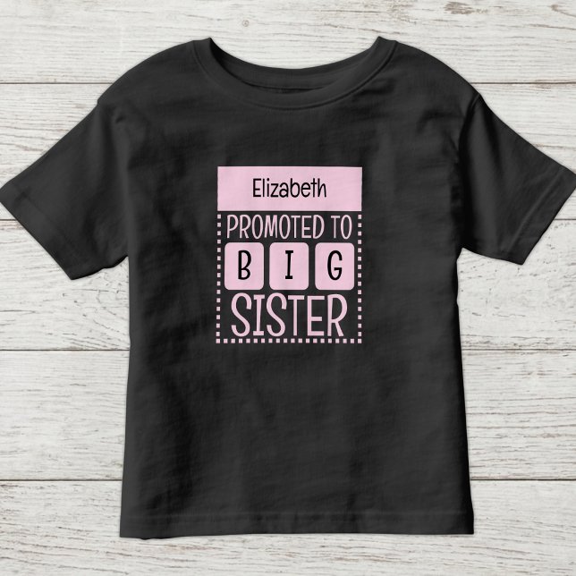 Camiseta Personalize nome irmã mais velha rosa (Criador carregado)