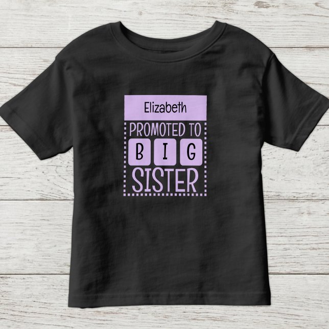 Camiseta Personalize nome irmã mais velha roxo (Criador carregado)