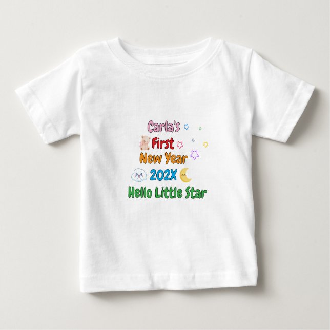 Camiseta Personalized Baby’s First New Year – Cute Design (Frente)