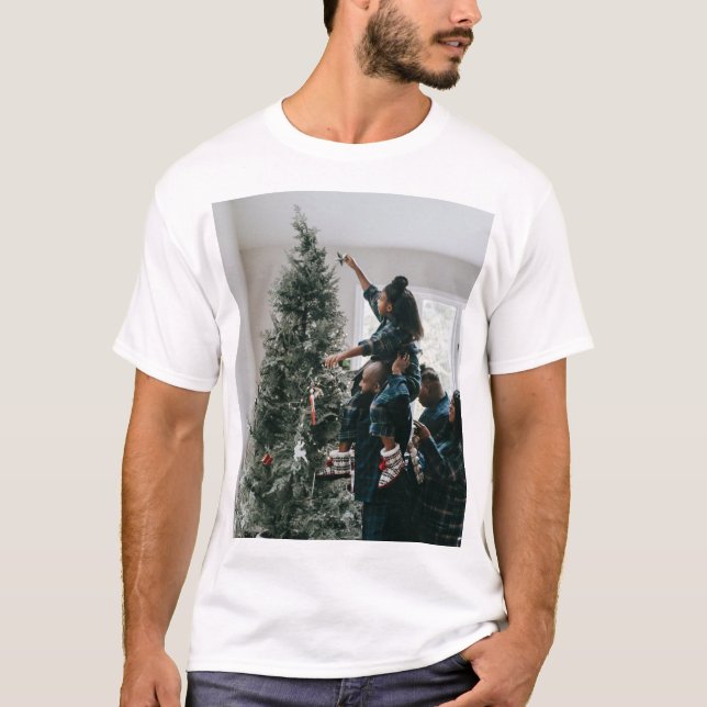 Camiseta Personalized Two Sided Family Christmas Photo  (Frente)
