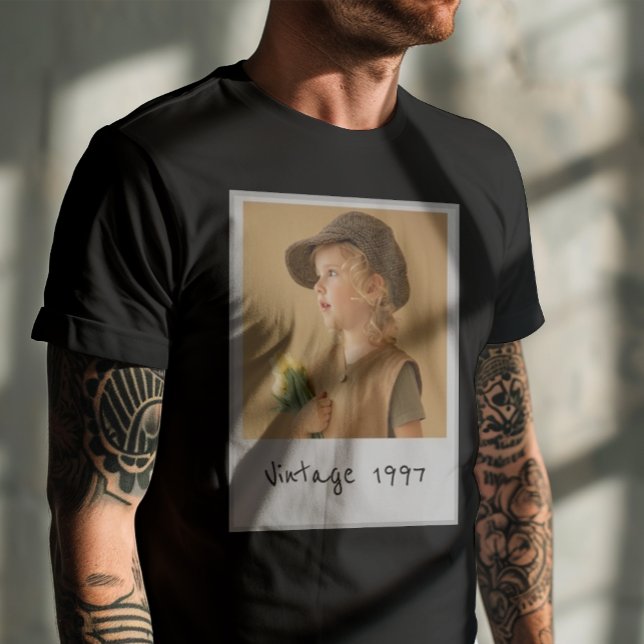 Camiseta personalized vintage photo and year text birthday  (Criador carregado)