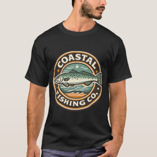 Camiseta Pescaria Gone Retro no Pier de Madeira