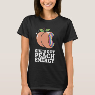 Camiseta Pêssego de desenho animado suculento com arco-íris