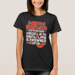 Camiseta Pessoas De Punção São Enroscadas Em Lugares