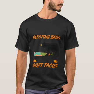 Camiseta Pessoas Em Sacos De Dormir Como Tacos Macios Câmer