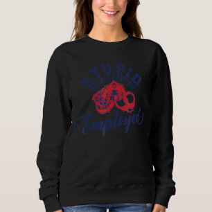 Camiseta Pessoas Estúpidas Me Mantêm Empregada Na Lei De Im