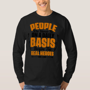 Camiseta Pessoas que me toleram diariamente são