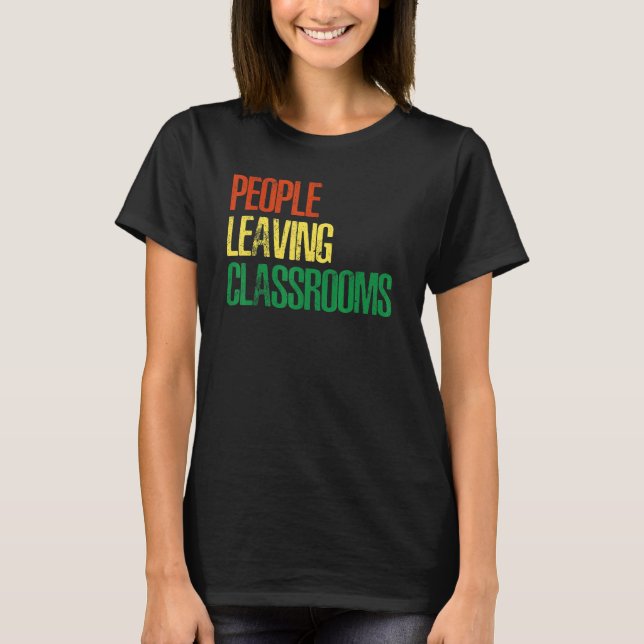 Camiseta Pessoas Saindo das Salas de Aula Plc 2 (Frente)