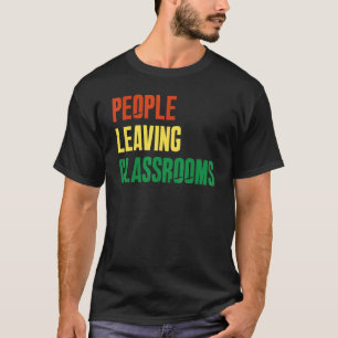 Camiseta Pessoas Saindo das Salas de Aula Plc 6