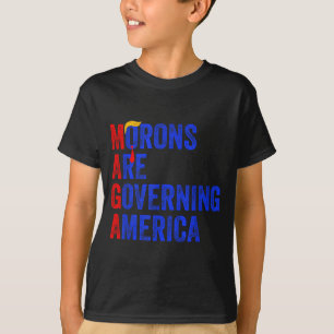 Camiseta Pessoas sem noção estão governando a América Engra