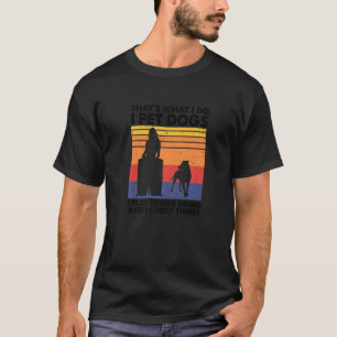 Camiseta Pet Cães Eu Toco Tambores De Conga E Eu Sei Coisas