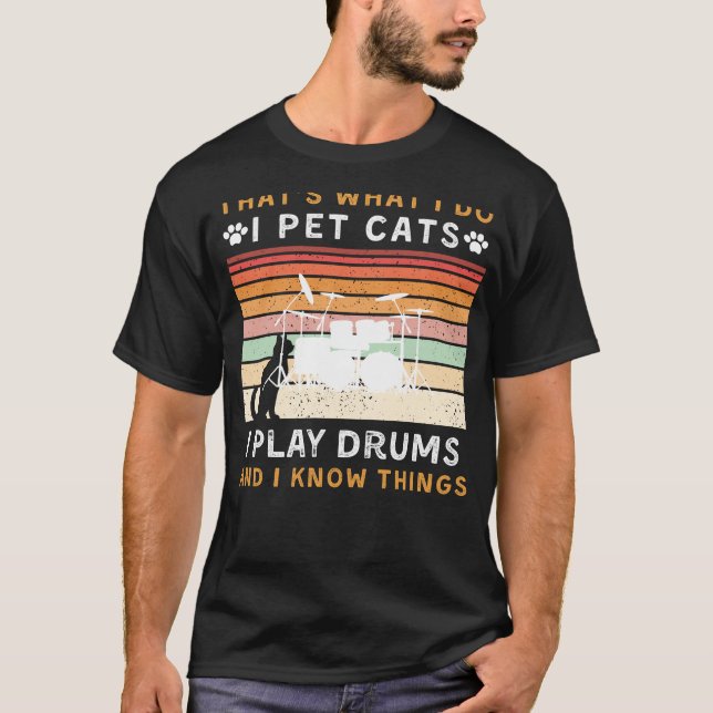 Camiseta Pet Cats, Toco Tambores, E Sei Coisas Engraçadas (Frente)