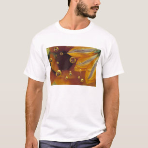 Camiseta Pétalas em superfície reflexiva de Mylar com gotas