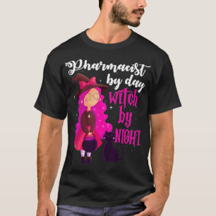 Camiseta Pharmacist by Day Witch by Night Halloween Gift 